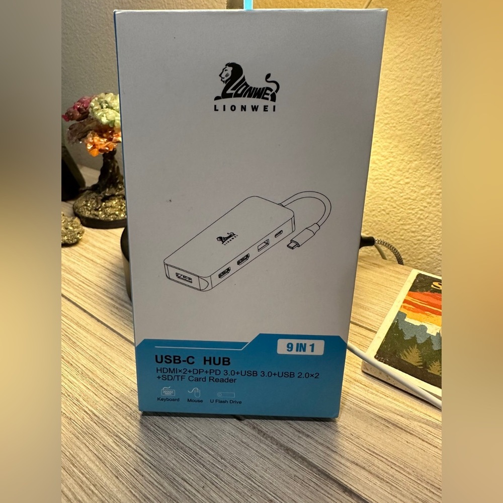 Lionwei USB C hub docking station